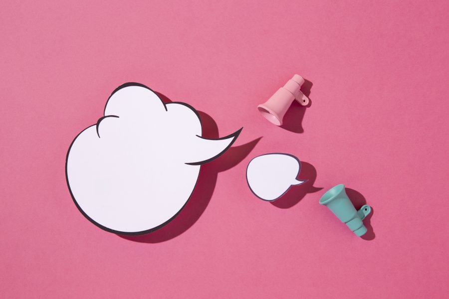 El guion en los diálogos de una novela Lluvia de Tinta